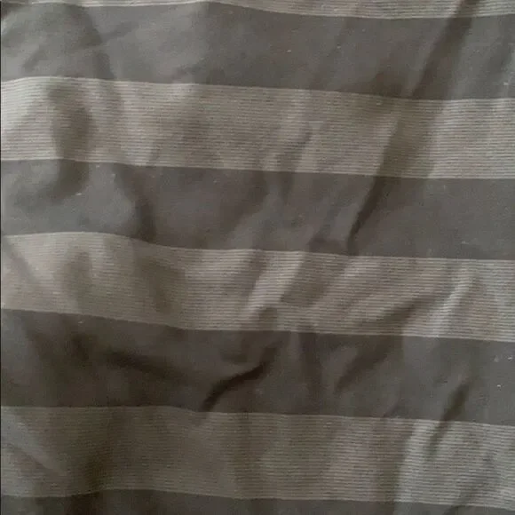 Lululemon run tight luxtreme stripe size 2 - Picture 3 of 3